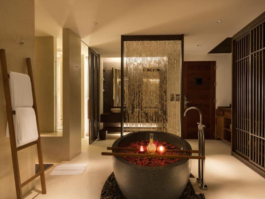 Hansar Samui Resort & Spa - Sha Extra Plus Bophut Exterior foto Bathroom at The Oberoi, Mumbai
